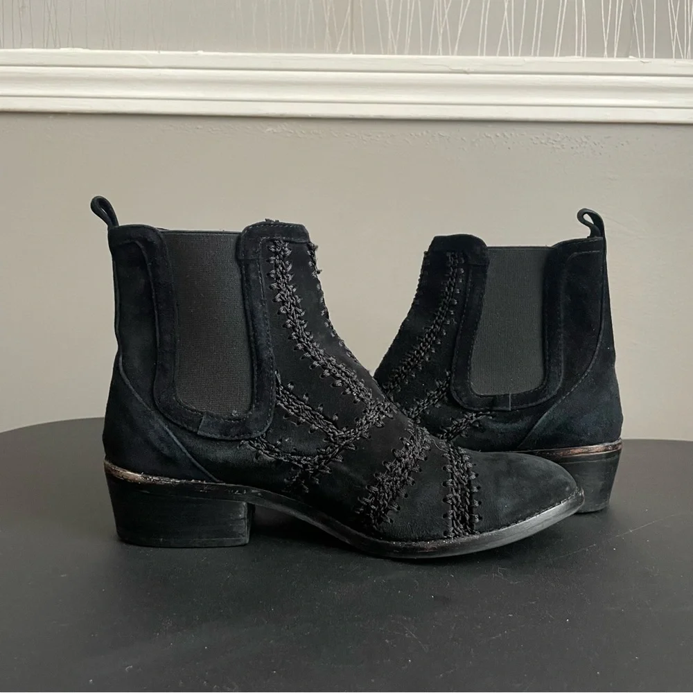 Mollini black suede leather booties size 36 - Picture 7 of 11